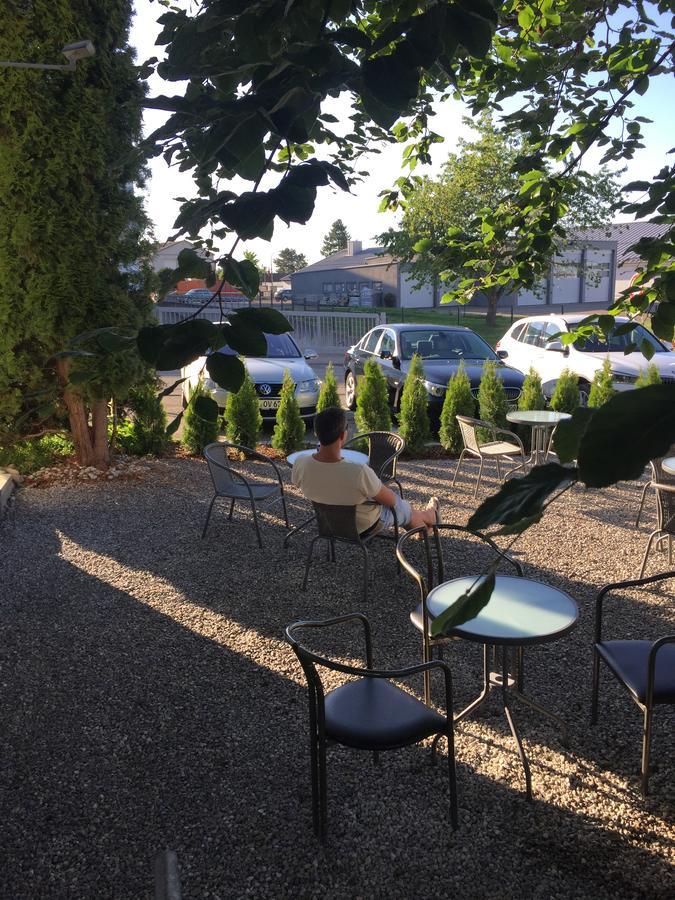 Bodelshausen Hotel Zur Sonne מראה חיצוני תמונה